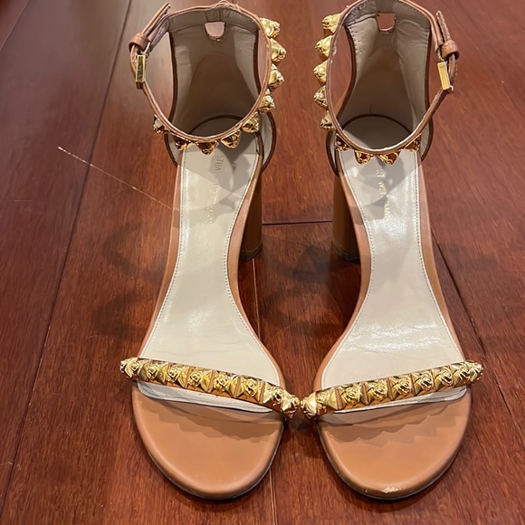 Stuart Weitzman Rosemarie Rose Stud Heel - Picture 1 of 5